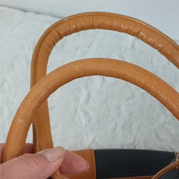 Cristina Italy real leather drawstring bucket bag with strap Black Brown - Picture 14 of 16